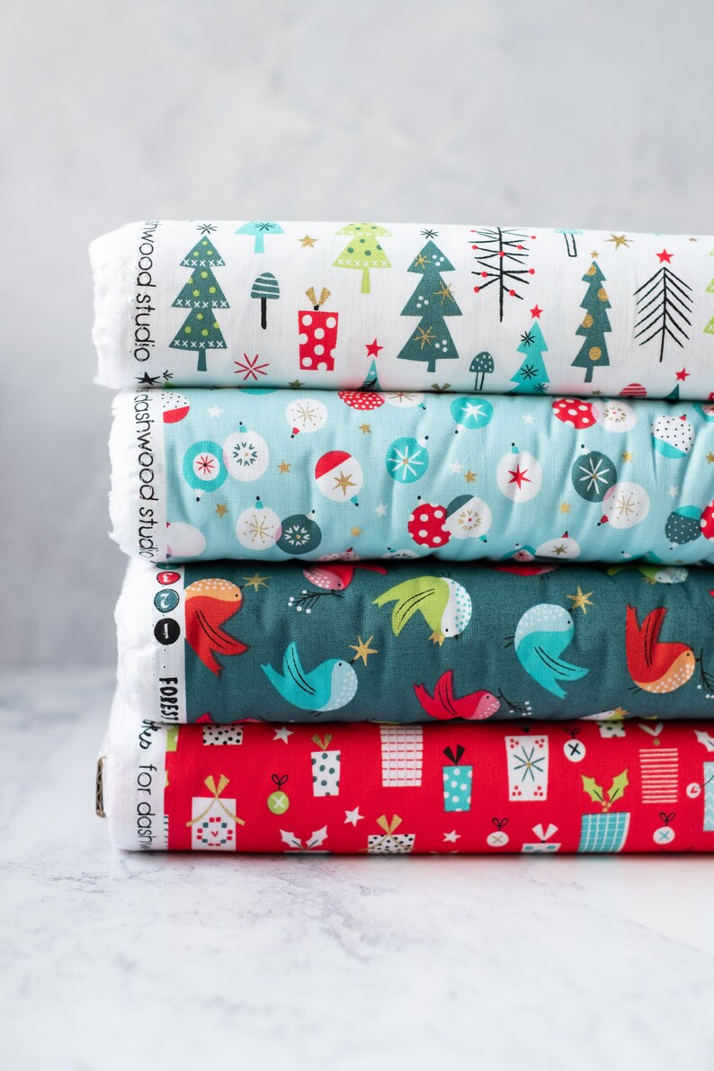 Metallic Presents, Forest Friends Christmas Fabric van Dashwood Studio. Katoenstof voor quilten, kleding maken en knutselen FOR1847 afbeelding 3