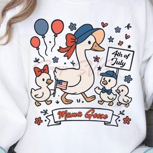 Mama Goose 4 juli-SVG | Gepersonaliseerde familieclipart patriottische eend | Onafhankelijkheidsdag png | Schattige gans rood wit blauw kindershirt SVG