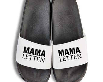 Statement Mama Letten – Unisex Bath Slippers, Flip-Flops, House Shoes, Bath Slippers, Beach Sandals with Funny Print for Mom, Women