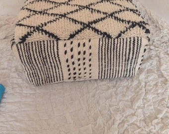 Marokkanischer Pouf Ottomane: Handgemachtes Bodenkissen