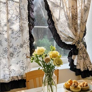 Rideau vintage en lin et lin à volants, panneau de fenêtre noir à imprimé floral, doux rideaux floraux, couvre-fenêtres élégants, rideaux personnalisés, cadeaux