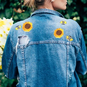 Bee & Sunflower Iron On Patch Set | Bumble Bee Appliques | Cottagecore Garden Embroidered Patches (5 Pc)