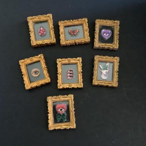 Miniature Gothic Frames – Baroque Gold Black Altar Art Vignettes (10 Pack)