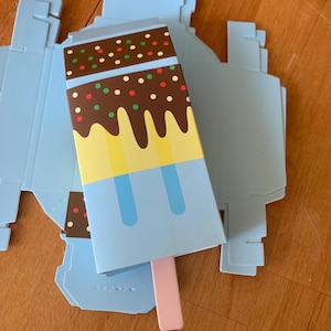 Pacote com 10 caixas de guloseimas de papelão para picolé para festa de aniversário, caixa de cartão-presente, lembrancinha de festa de sorvete de verão – divertida e detalhada, azul ou rosa