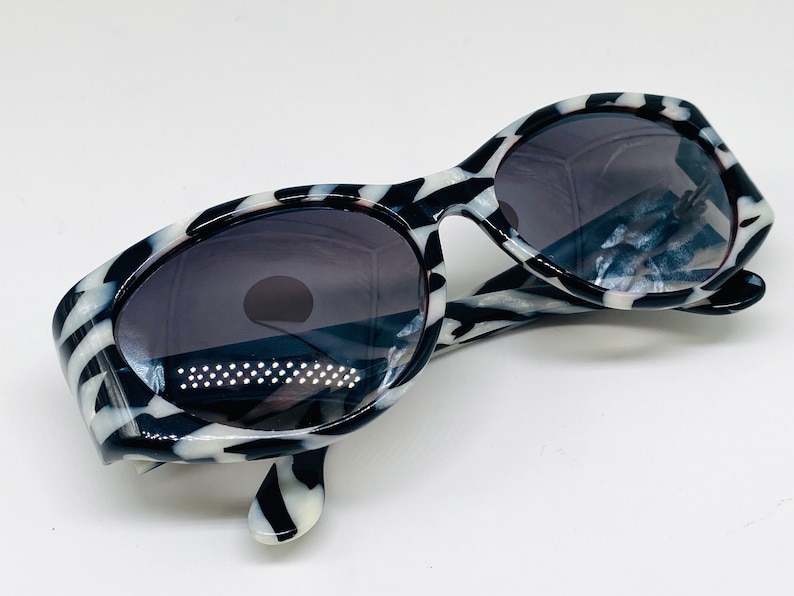 NOUVELLE VAGUE Mod.Mariy vintage glasses 80s New Old Stock made in Italy zebra oversize black and white