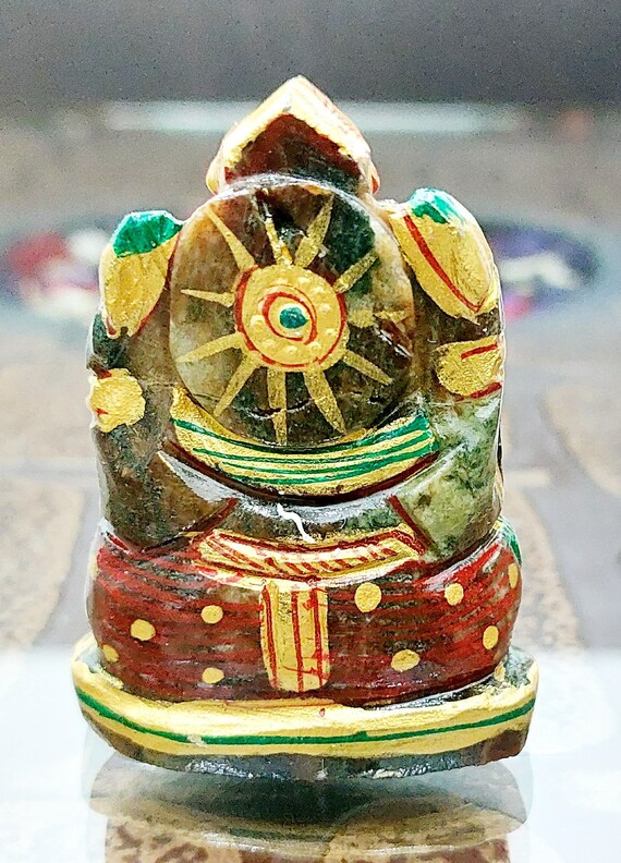 緑石製・ヒンドゥ教の神・ガネーシャ（手彫り） グリーンジェイド製ガネーシャ像 | 高さ6cm 手彫りの石像 - Etsy 日本