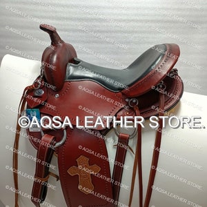Trail Endurance Leather Saddle ,Beautifully Hand  Tooled With FREE MATCHING SET And Back Cinch.