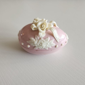 Vintage Pink Ceramic Easter Egg Trinket Box -- Vintage Jewelry Keepsake Box -- Egg Decorations -- Porcelain Decorative Easter Egg