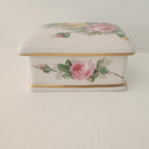 Vintage Floral Porcelain Trinket Box -- Ceramic Jewelry Box -- Mid-Century Collectibles -- Bathroom Vanity Table Decor -- Gifts For Her