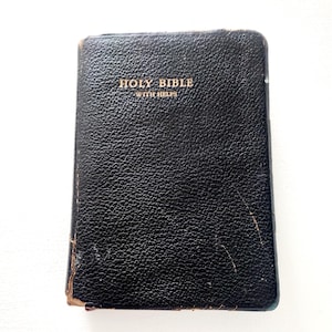 Vintage Holy Bible With With Helps Old & New Testament Revised Standard Version -- Religious Stories -- 1950s Bibles -- Religious Book