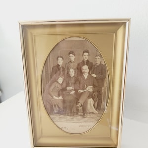 Antique Victorian Family Photo -- Old Photographs -- Gold Frames -- Antique Home Decor -- Old Fashioned Pictures -- Antique Frames