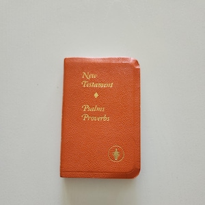 New Testament Psalms Proverbs The Gideon&#39;s Book -- Vintage Pocket Size Religious Bible -- Small Religious Gifts -- Religious Book