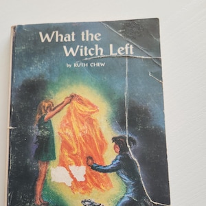 What The Witch Left by Ruth Chew -- 1973 Vintage Children&#39;s Scholastic Paperback Book --  Witch Storybooks -- Young Adult Reading Books