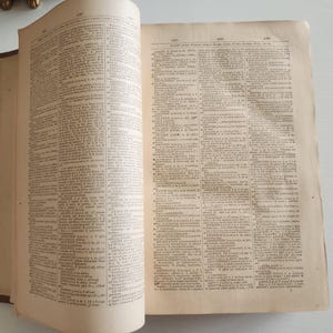 Antique Spiers & Surennes French And English Pronouncing Dictionary D. Appleton And Company { 1877 } -- Antiquarian Collectible