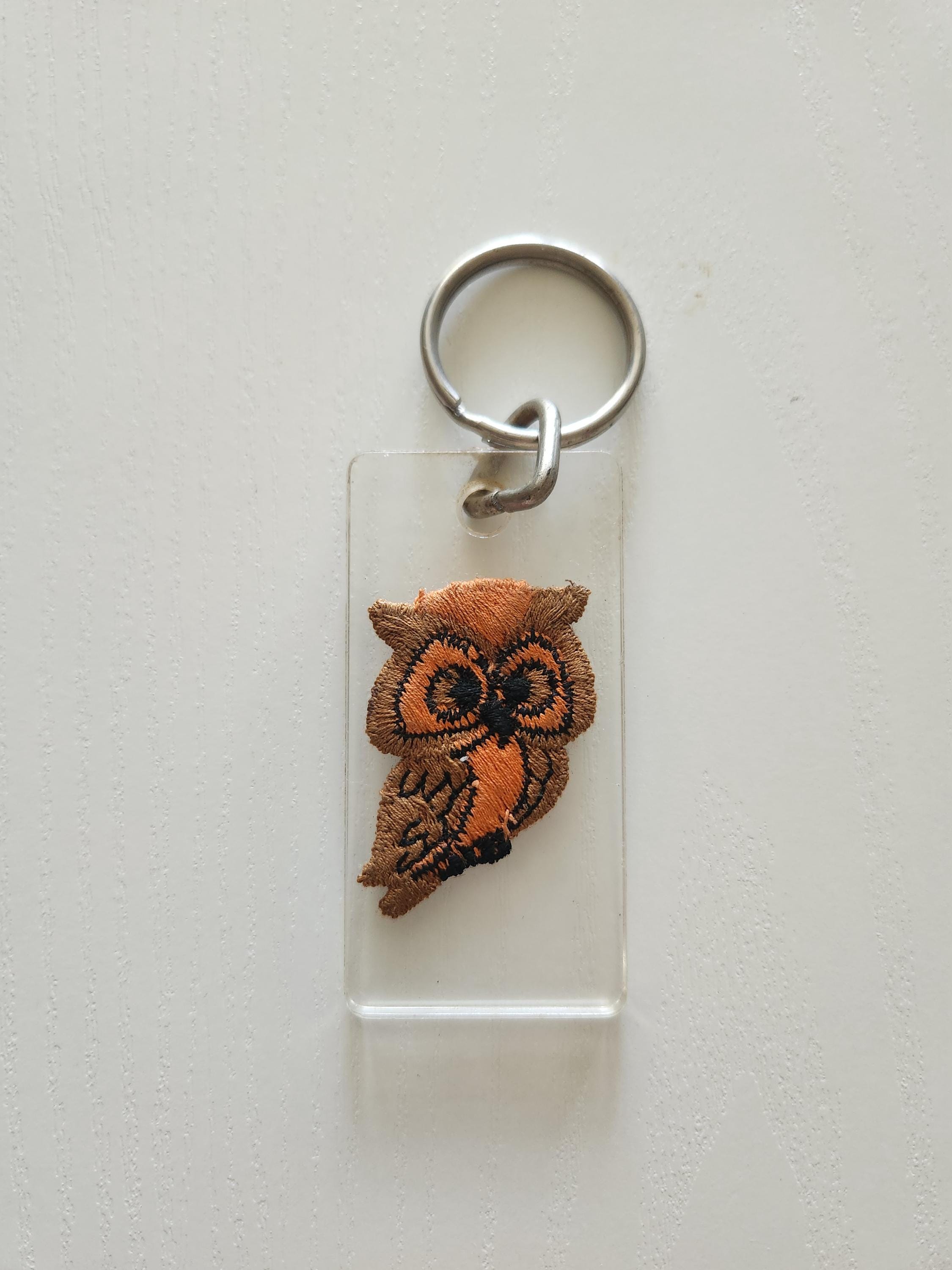 Vintage Clear Acrylic Owl Patch Key Ring Chain -- Vintage Key Ring -- Purse/Bag Charm -- Novelty Key