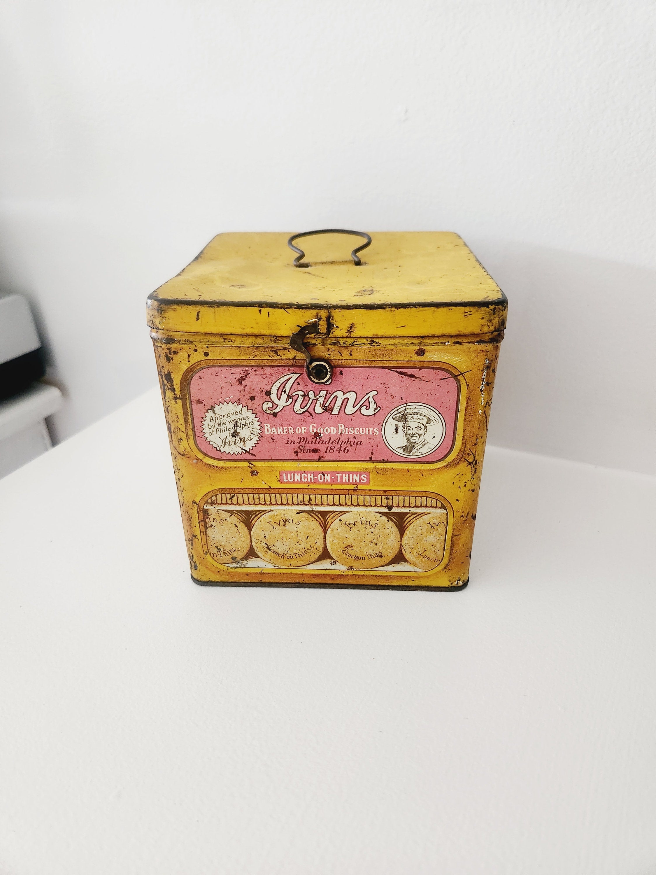 Antique Biscuit Cracker Tin Ivins Lunch on Thins Baker of Good Biscuits  Philadelphia Tins 1920s Antique Cookie Tin Canister 