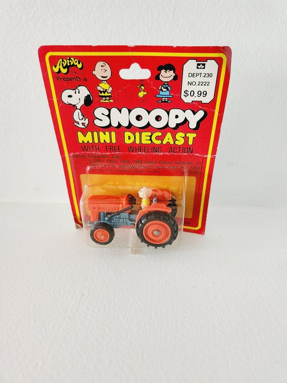 Charlie Brown in Tractor Mini Die Casttoy Car { 1965 } Vintage