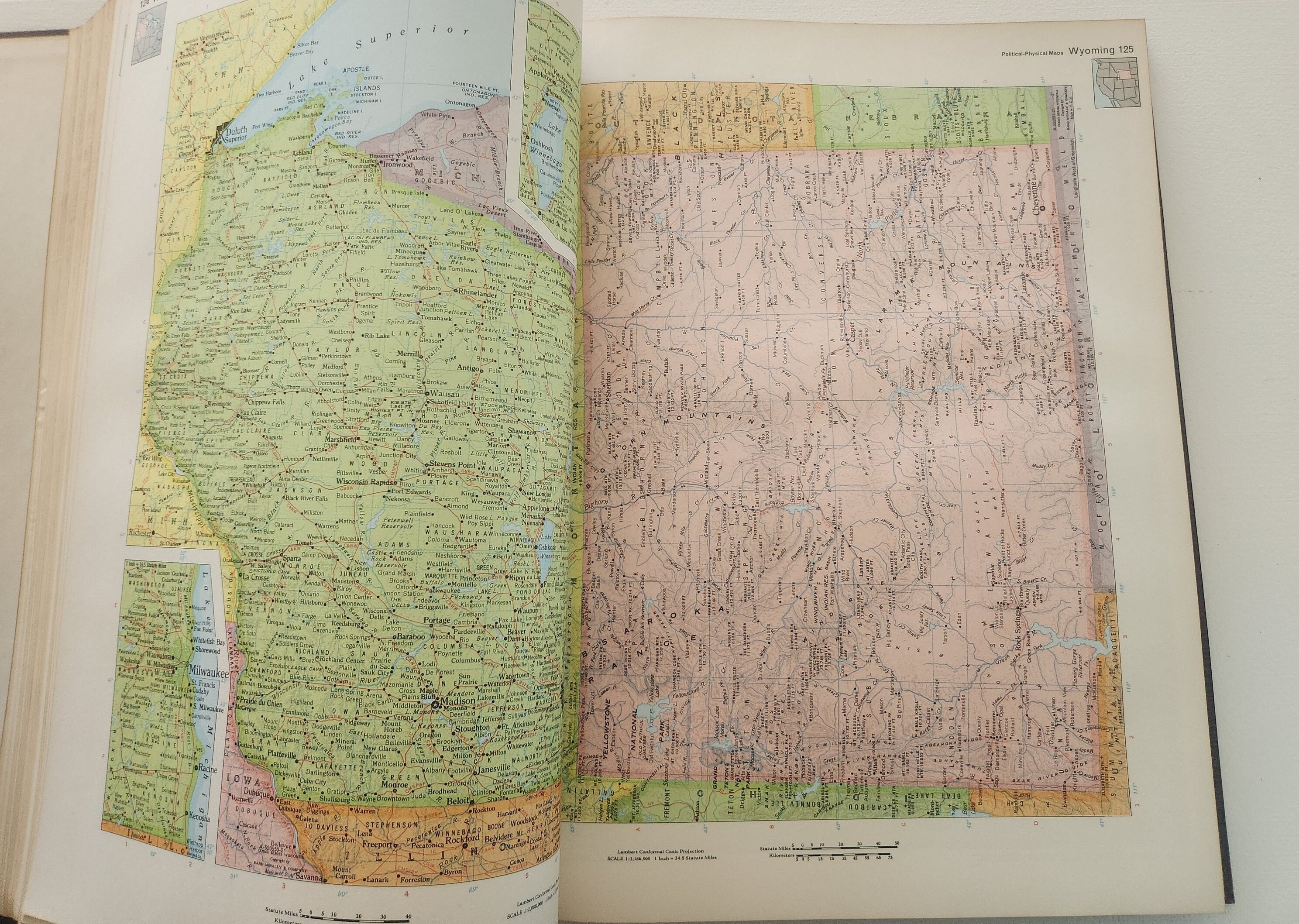 ENCYCLOPÆDIA BRITANNICA ATLAS INTERNATI Encyclopaedia Britannica World Atlas: Encyclopædia