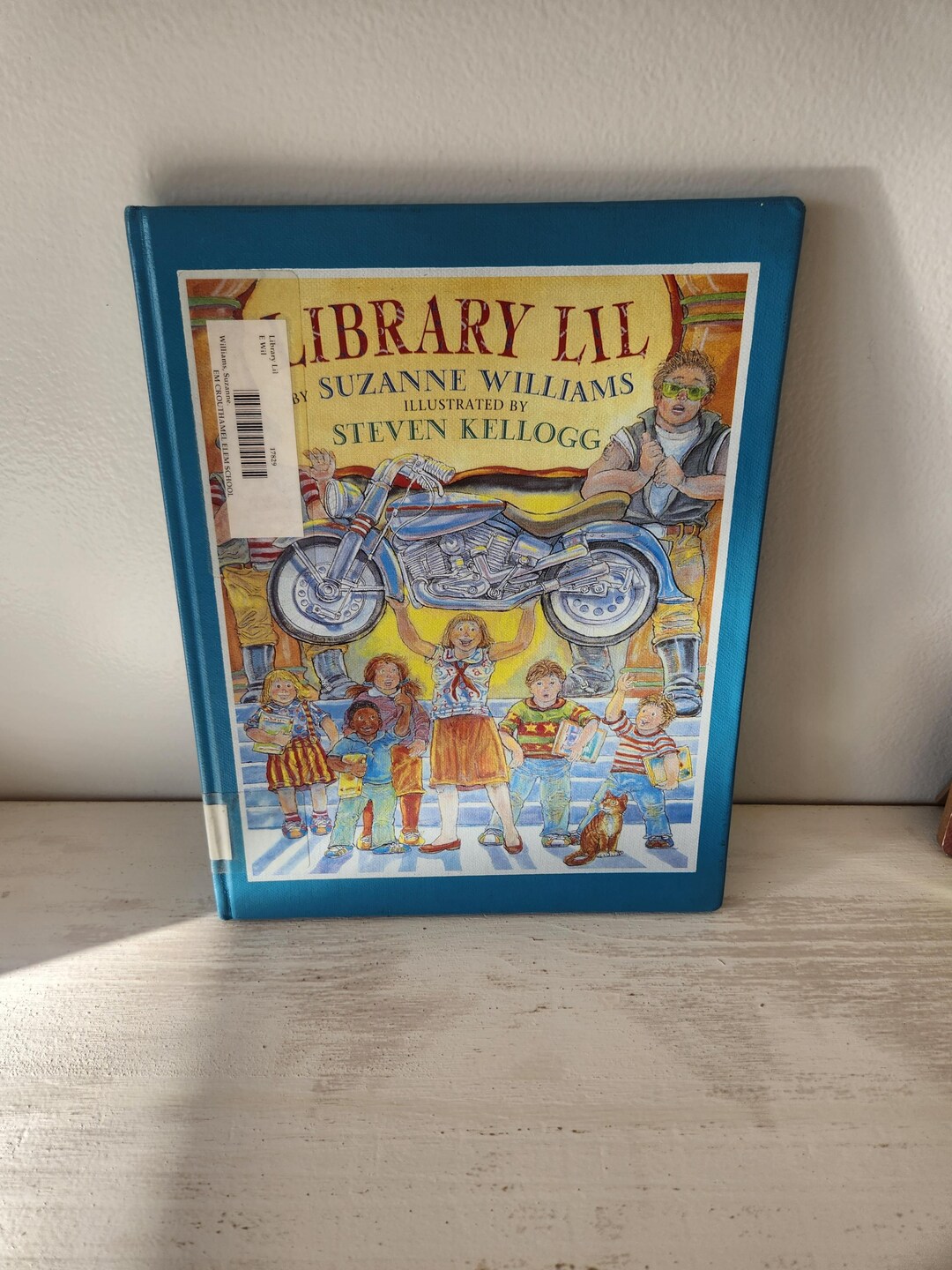 Library Lil Book Library Lil by Suzanne Williams { 1997 } Vintage Children's Picture ...