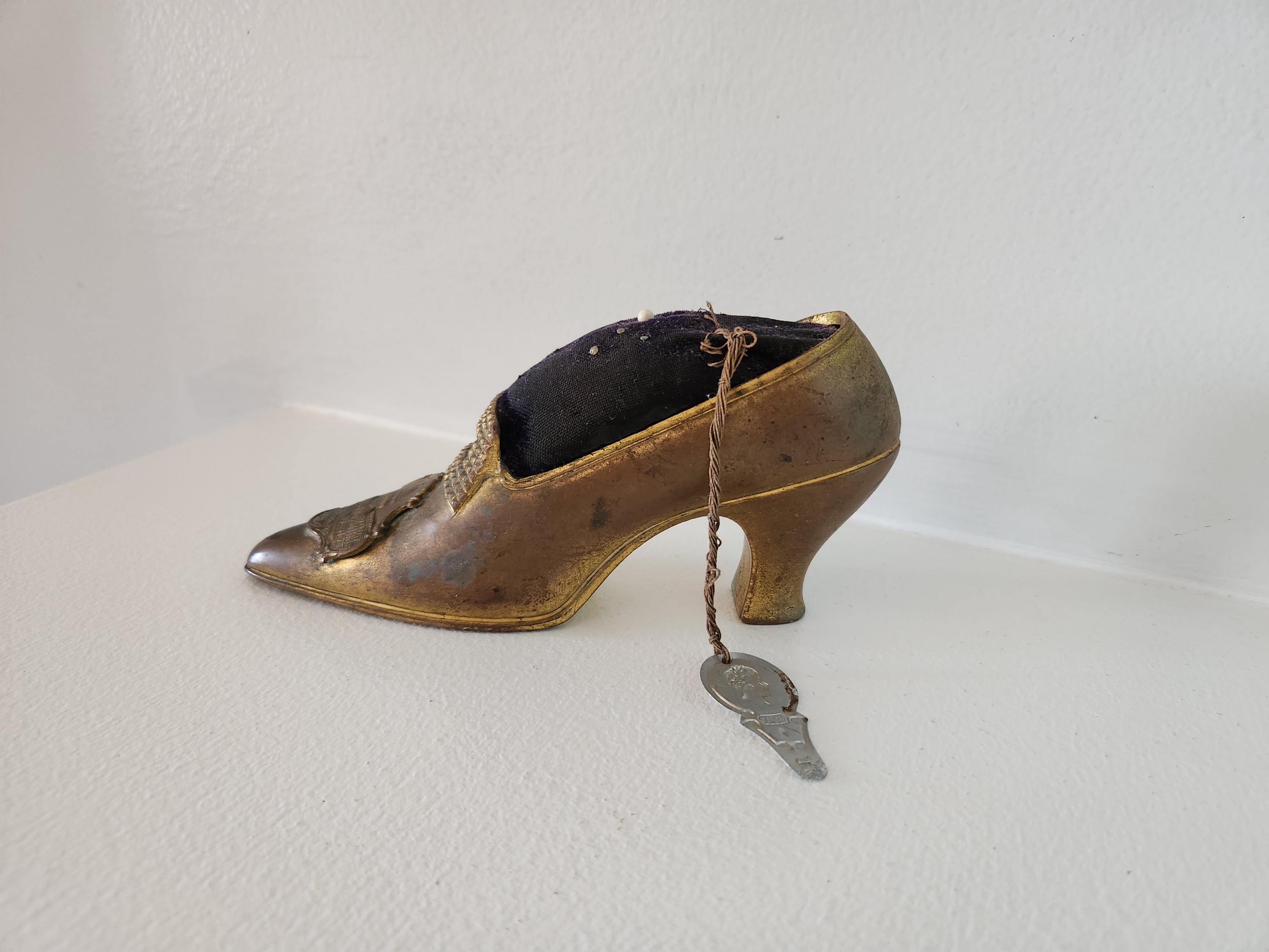 Antique Victorian 1904 Jennings Brothers Brass Shoe Pin Cushion