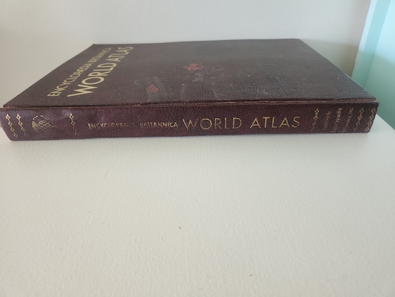 ENCYCLOPÆDIA BRITANNICA ATLAS INTERNATI Britannica Atlas: william-a-cleveland: 9780852295823: Amazon