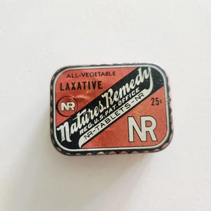 Vintage Nature&#39;s Remedy Tablets Metal Tin Pill Box -- Small Medical Pharmacy Tin -- Old Medicine Tin  --Bathroom Toiletry Decor -- Pill Tin