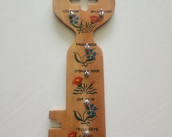 Vintage Key Rack – Hand Painted Wooden Wall Hanger, Country Decor