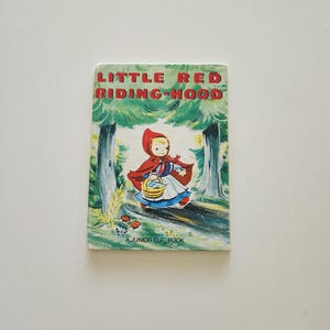 Little Red Riding Hood Illustrations by Esther Friend { 1950 } Vintage Children&#39;s Books -- Fairy Tale Picture Book -- Baby Shower Book
