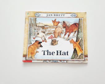 The Hat by Jan Brett Children's Book (1998) – Animal Picture Storybook