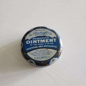 Rawleigh&#39;s Medicated Ointment Tin -- Small Medical Pharmacy Tin -- Collectible Tin -- Vintage Bathroom Toiletry Decor -- Pharmaceutical Tins
