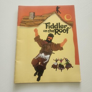 Fiddler On The Roof Norman Jewison Musical Program { 1971 } Vintage Memorabilia Souvenirs -- Musical Film Keepsake