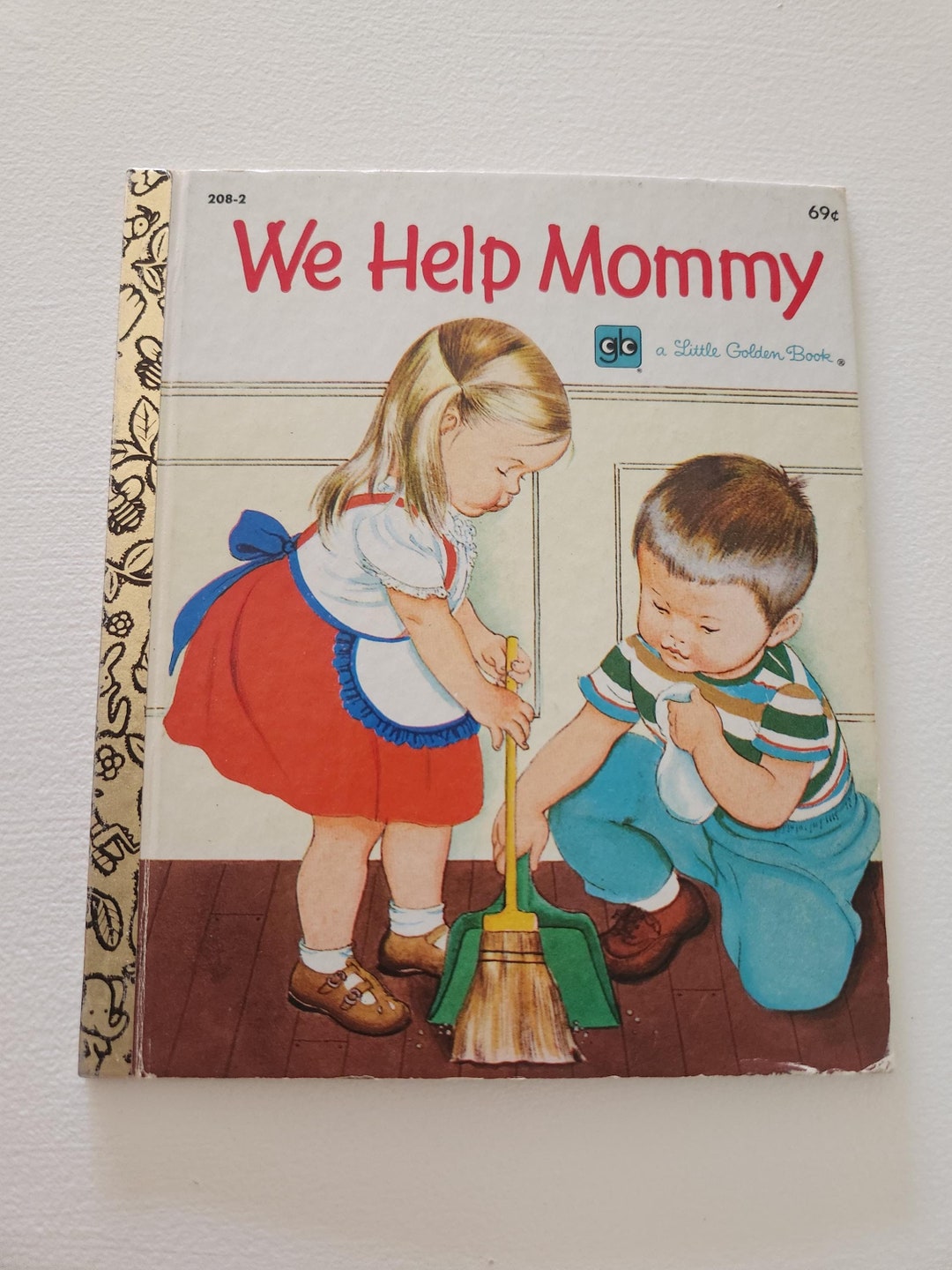 We Help Mommy by Jean Cushman 1979 Vintage Children's Little