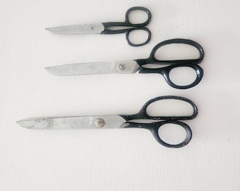 Black Handle Scissors -- Vintage Old Scissors Sewing Shears -- Sewing Fabric Scissors -- Craft Scissors -- Hand Held Double Bladed Tools