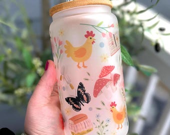 Vaso Cottagecore Chicken de 473 ml / Taza con estética campestre acogedora / Vaso para café helado con diseño floral de champiñones y fresas / Regalo para mujer