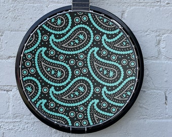 Banjo Instrument Player 11 "Blue Teal Paisley Pattern Design Art Banjo Head Sticker para Folk / Irlandés / Bluegrass / Músico escocés