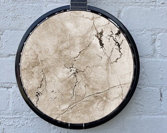 Banjo Instrument Player 11 "Calacatta Gold Marble Effect Print Wall Art Banjo Head Sticker para músico folk / irlandés / bluegrass