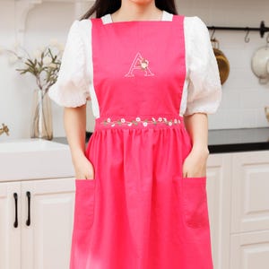 Floral Embroidered Linen Apron: Personalized Hand-Embroidered Cotton Apron