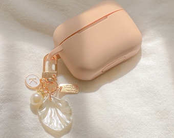 Customized Airpod Pro Gen 4 Case with Personalized Letter Initials,  Personalized AirPods case with keychain, cute gift, seashell, Christmas