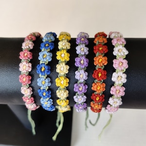 Two-coloured Daisy Chain with Green, Flower Macrame Bracelet, spring/summer accessory