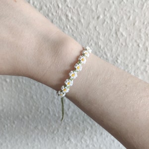 White Daisy Chain Flower Macrame Bracelet, spring/summer accessory image 4