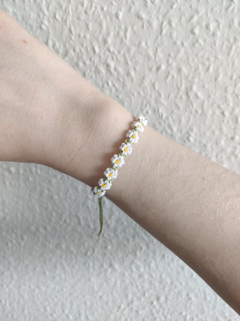 White Daisy Chain Flower Macrame Bracelet, spring/summer accessory image 4