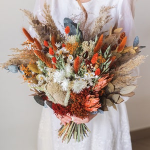 Boho Dried Flower Bouquet / Terracotta Boho Wedding Bouquet / Rust Flower Arrangement / Elopement Boho Bouquet / Eucalyptus Pampass Grass