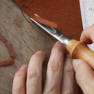 3 Tamaño A4mm A6mm A8mm Práctico cuero Artesanía Borde Biselado Skiving Biselado Cuchillo DIY Corte Herramienta artesanal con mango de madera