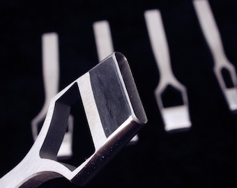 Leather Hole Punch Tool -Oblong Punch - Leather /Belt/Watch Strap/Collar/Handbag/Purse Holes Punching Tool
