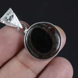 Schwarz Silber-Anhänger Runder Anhänger Schwarz Septular Edelstein-Anhänger Septarische Schmuck-Halskette Designer Loop-Anhänger