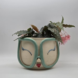 Handmade ceramic face planter, cover/cache pot- 7"