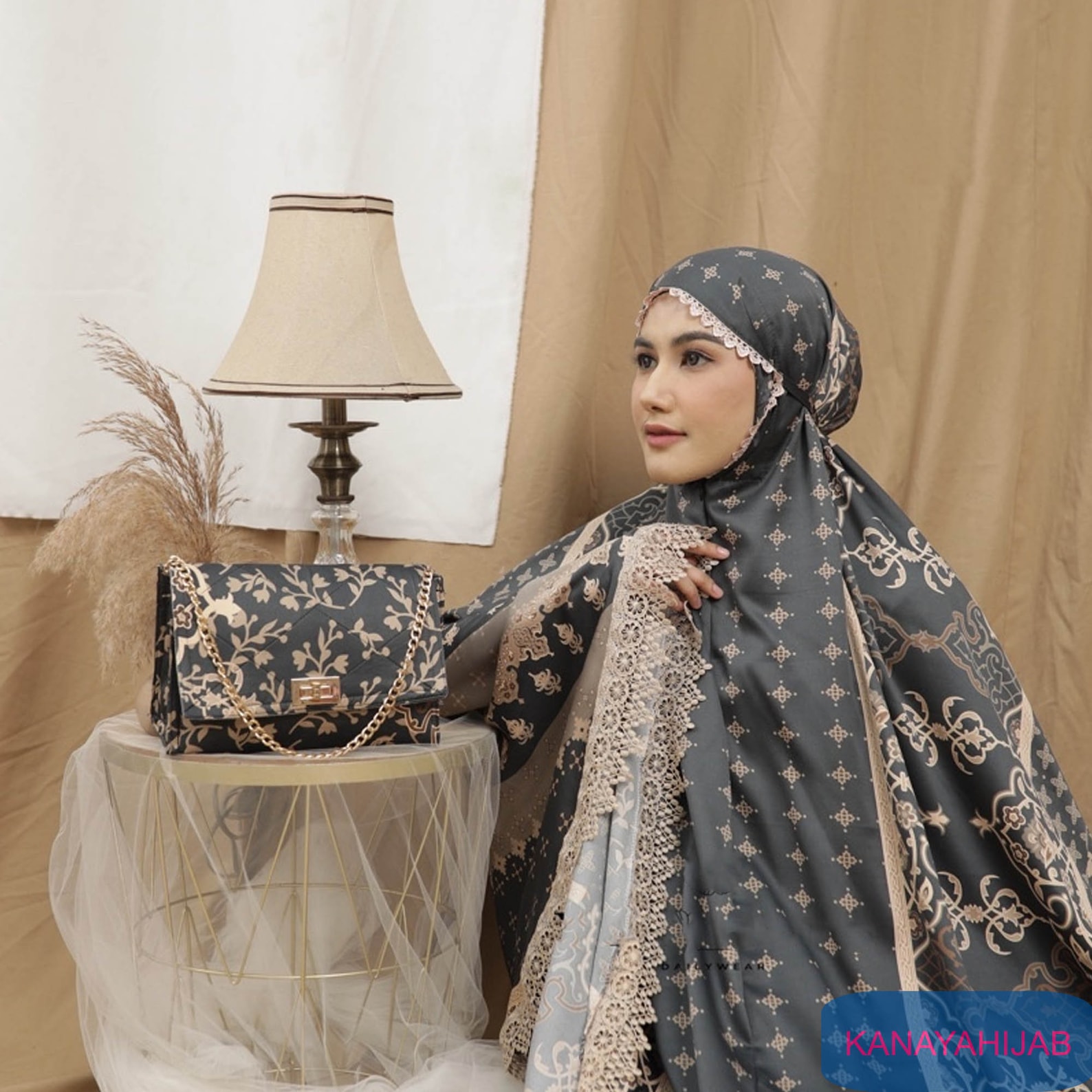 Annisa Mukena Flowery Prayer Set With Small Bag