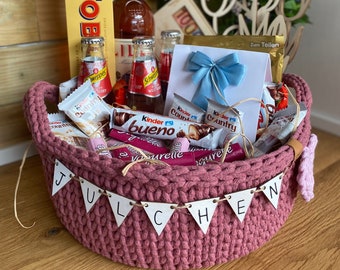 Gift basket crocheted from wool with wooden base and possibility for personalization, Handmade in Germany