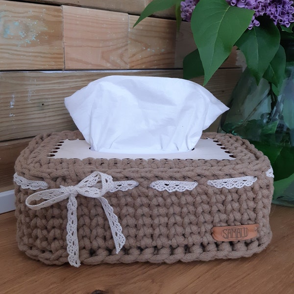 Taschentuchbox aus Wolle gehäkelt. Umhüllt Papierboxen für Taschentücher / Kosmetiktücher