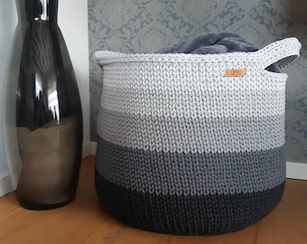 Crocheted basket "Big Bob" 40 cm x 40 cm or 45 x 45 made of wool with pattern and handles for storing blankets, pillows or toys